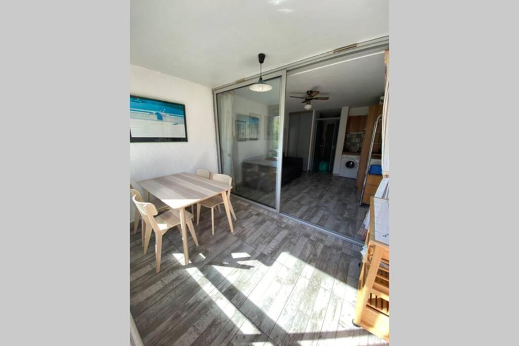 Spacieux Studio Sur Le Port De Hyeres Exterior photo